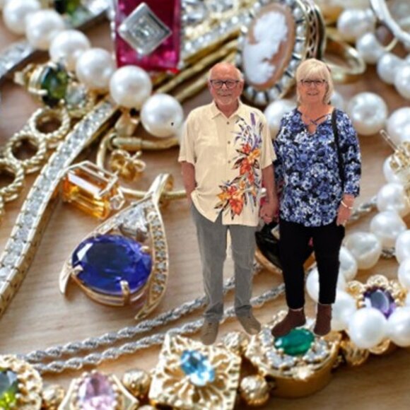 Wrap Up Your Christmas Shopping At Casa St Somewhere! - Picture 7 of 9